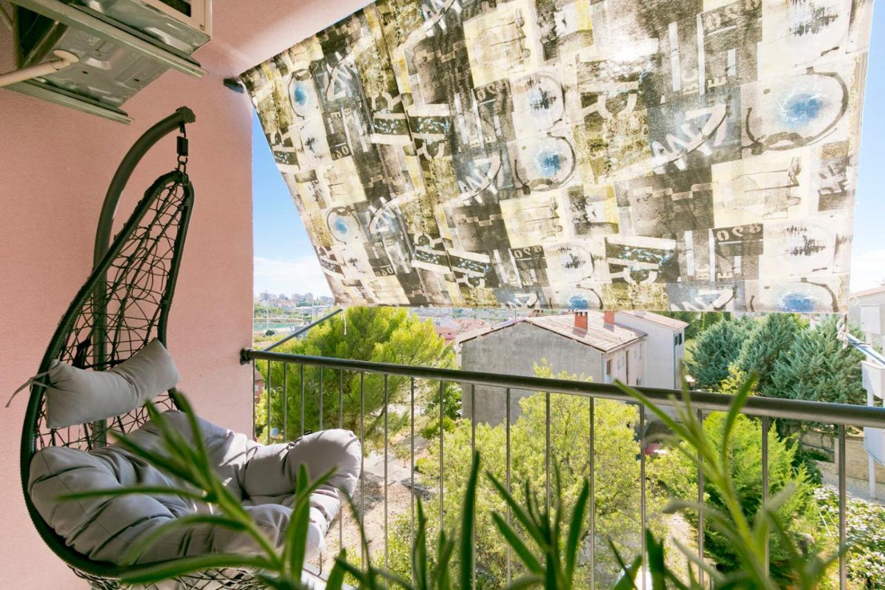 Modern Oasis Apartment พูลา ภายนอก รูปภาพ